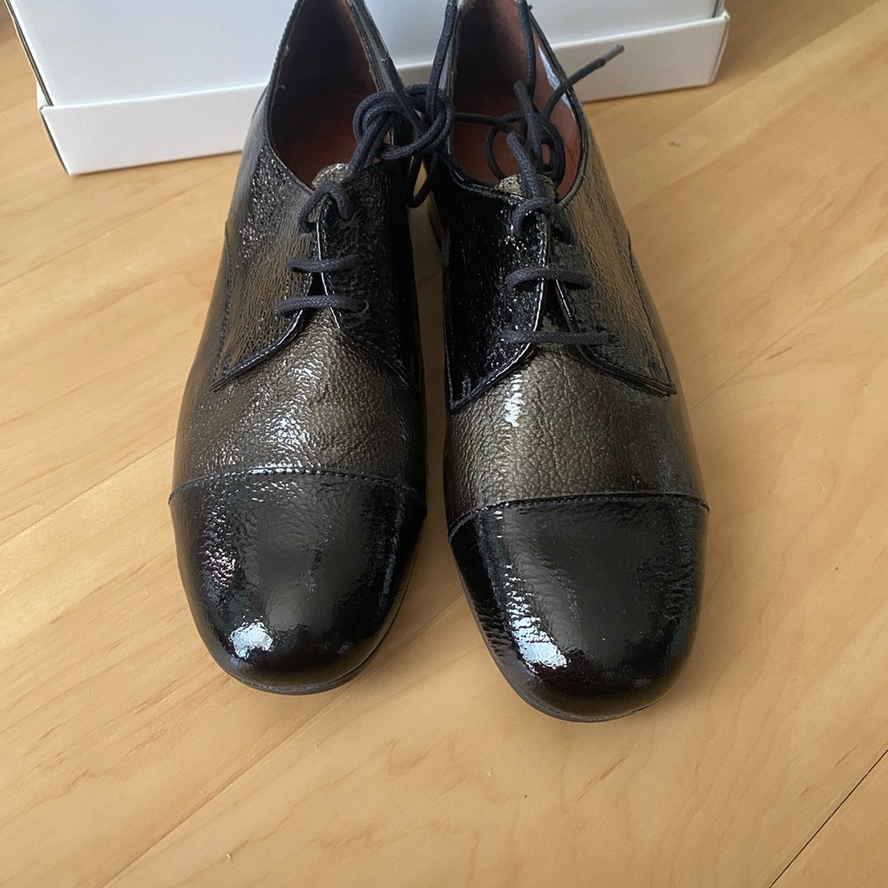 Hispanitas Black and Brown Patent Leather Women's Shoes - Picture 2 of 4